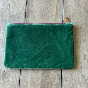 Ipsy green velvet and gold make up bag small NWT